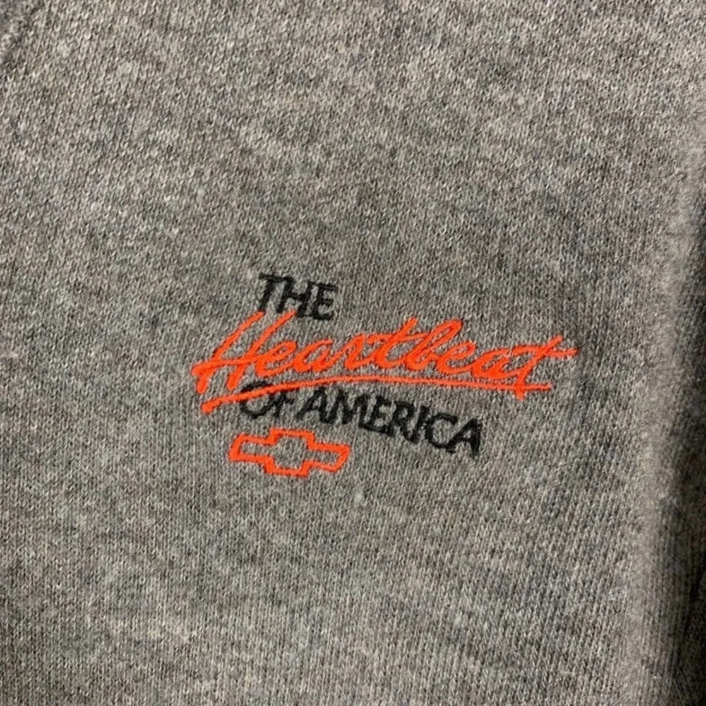 Vintage Chevrolet The Heartbeat of America V-Neck Sweater Pine State Men's Large